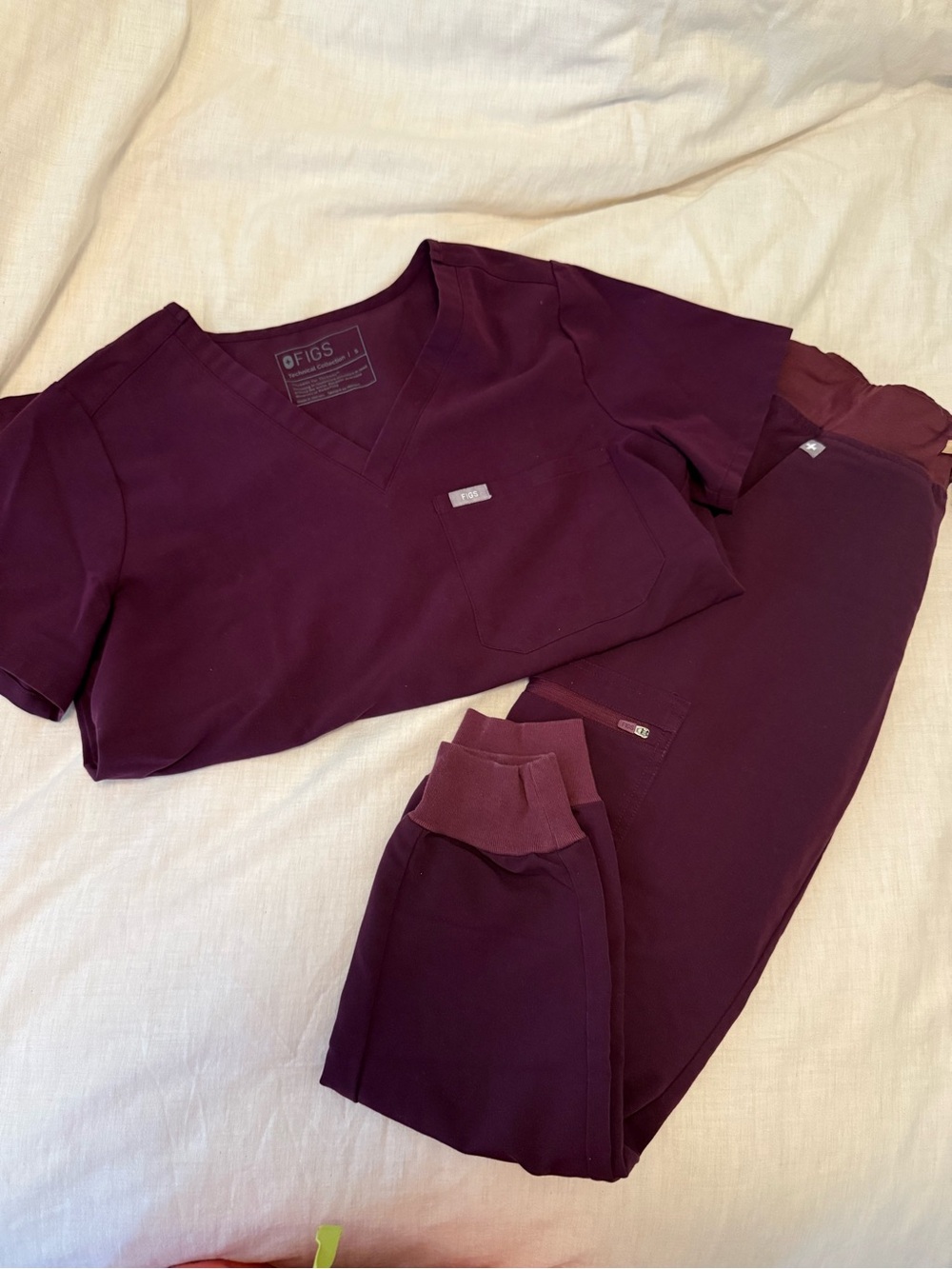 FIGS Women's Purple V-Neck Scrub Top & Jogger Set